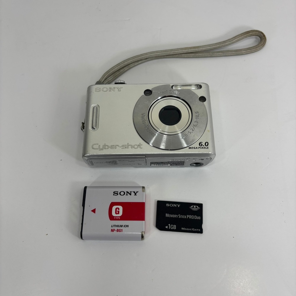 Sony Cyber-shot DSC-W30 Digital Camera Silver 6.0MP Tested Bundle